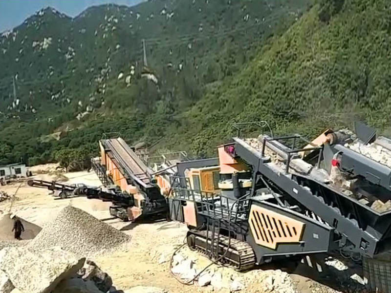 大型移動(dòng)式破碎機 大型移動(dòng)式破碎機